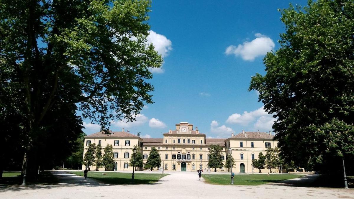 La Casa Nel Borgo Apartment Парма Екстериор снимка