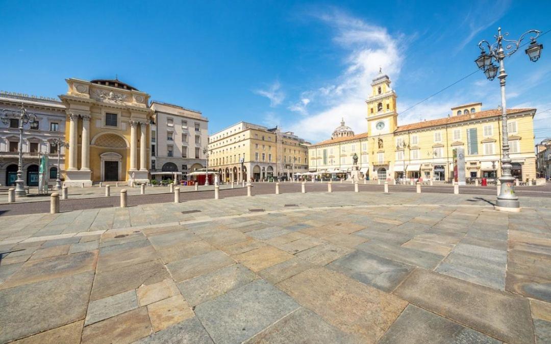 La Casa Nel Borgo Apartment Парма Екстериор снимка